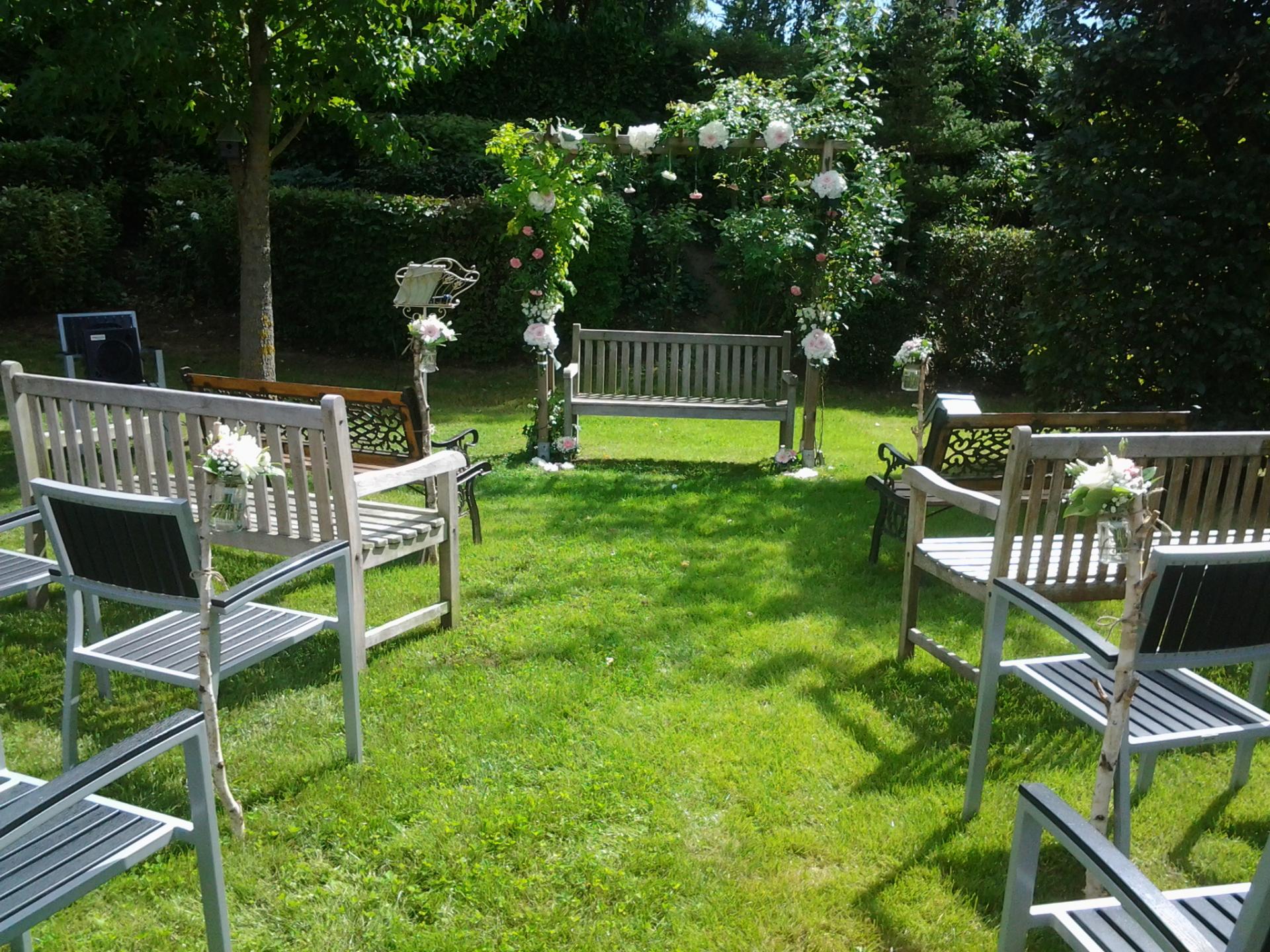 Officiante de cérémonie laïque de mariage